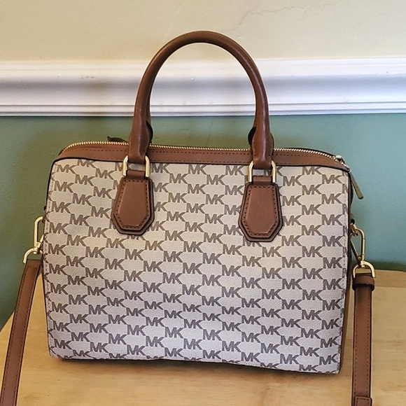 Michael Kors New York Patches Mercer Duffle Designer purse handbag MK NY Special - Picture 3 of 9